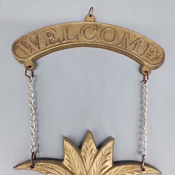 VINTAGE Solid Brass Pineapple Fruit Welcome Sign Door Hanging Plaque MCM Decor - Picture 2 of 5